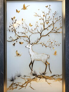 麋鹿伴蝶绘于雅致屏风