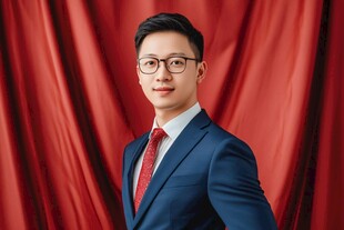 商务男士红幕前帅气亮相