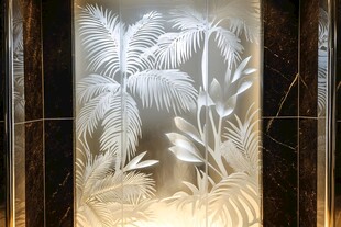 玻璃上的热带植物浮雕