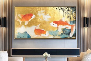 中式客厅中的锦鲤装饰画