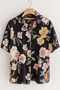 黑色花卉印花短袖衬衫