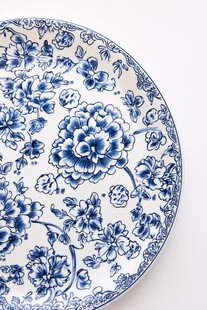 青花瓷盘 典雅花卉纹饰