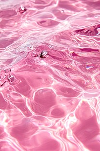 粉色水波中的灵动水滴