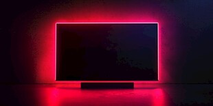 红色霓虹环绕的黑色屏幕