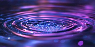 梦幻紫色水波纹特写