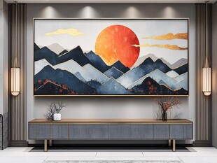 客厅中壮美山水挂画装饰