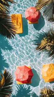 泳池边的惬意度假时光