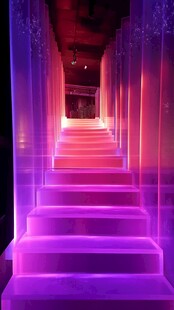 梦幻炫彩发光楼梯通道