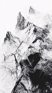 黑白水墨风巍峨高山景观