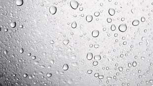 水珠晶莹 玻璃上的水滴景致