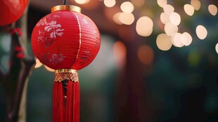 喜庆红灯笼 点亮节日氛围