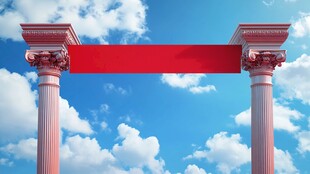 红色横梁立于古典石柱间