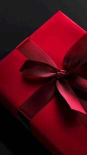 红色精美礼品盒与蝴蝶结