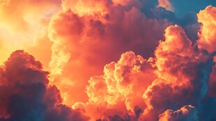 绚丽晚霞中的梦幻云朵