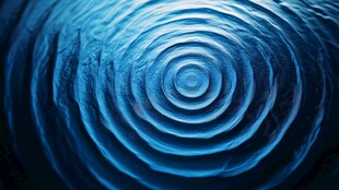 蓝色水波纹的梦幻涟漪