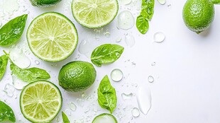 青柠与薄荷叶的清新组合