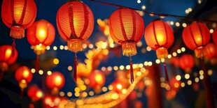 喜庆红灯笼点亮美好氛围