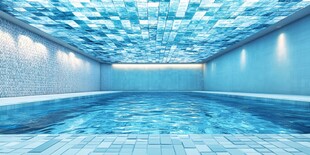 室内蓝色瓷砖装饰的游泳池