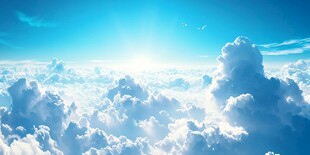 蓝天云海间的梦幻景象