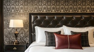 奢华卧室床头温馨场景