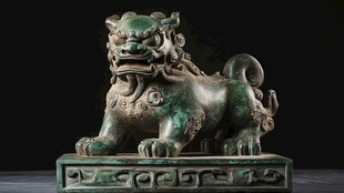 青铜狮子雕塑 古朴威严