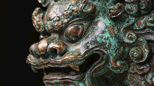 青铜兽首雕塑细节展示