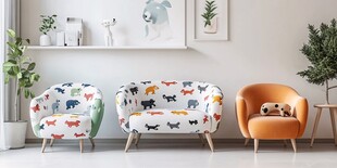 童趣沙发装点温馨客厅空间