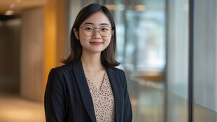 职场女性自信风采展现