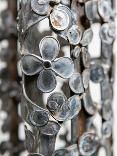 铁艺花朵装饰细节特写