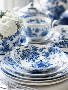 蓝白青花瓷餐具优雅组合