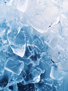 晶莹剔透的碎冰块
