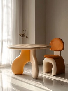 现代简约风儿童桌椅组合