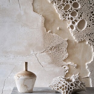 艺术墙面搭配古朴摆件