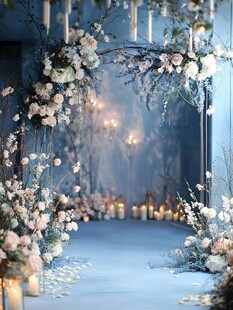 梦幻蓝调花卉婚礼通道
