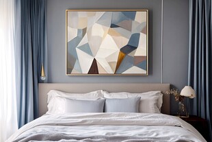 简约卧室 几何挂画与素雅床品