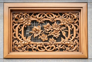 中式木雕花卉窗棂