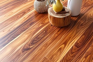 实木地板上的精致摆件