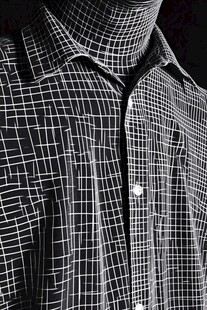 黑白格纹男士衬衫细节