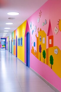 童趣走廊 多彩童话风墙面