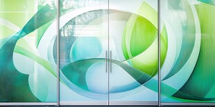 玻璃门的抽象艺术图案