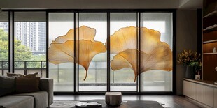 银杏叶装饰的时尚家居客厅