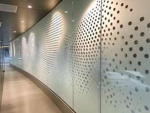 现代风格圆点图案玻璃墙
