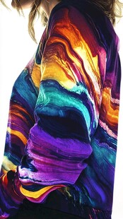 绚丽多彩印花上衣展示