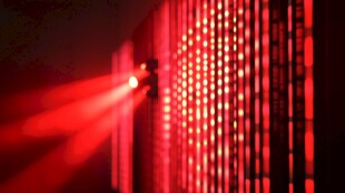 红色舞台灯光效果展示