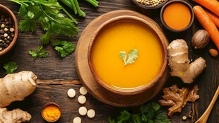 美味南瓜汤与多样食材