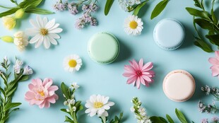 清新花卉与马卡龙的甜蜜组合