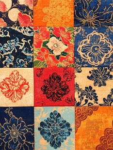 多彩传统花卉图案锦缎