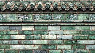 青瓦绿砖中式古韵墙头