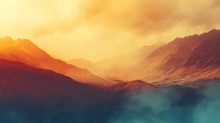 壮丽山景中的绚烂霞光