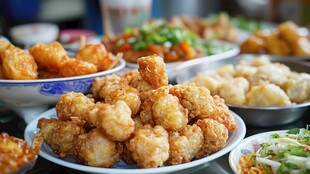 多样油炸美食诱人呈现